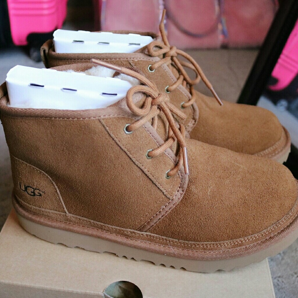 UGG Kids Neumel II Chestnut size 6